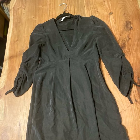 Zara Black V-Neck Dress - Picture 12 of 16